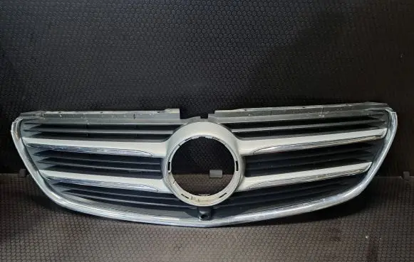 Mercedes-Benz V Class W447 Front bumper upper radiator grill A4478800183 A4478880123