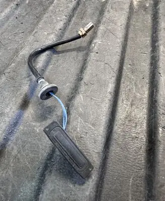 Infiniti M30 Tailgate opening switch 0226K