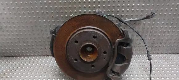 Mercedes-Benz A W168 Front wheel hub spindle knuckle 6814