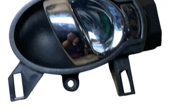 Nissan Note (E12) Front door interior handle