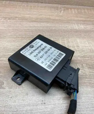 Mercedes-Benz E W210 Light module LCM A2108206426 5LA00750803
