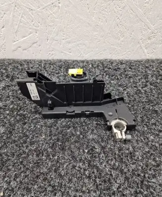 Volkswagen Touareg III Battery relay fuse 4M6915459