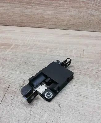 BMW 3 E90 E91 Aerial antenna amplifier 8387422