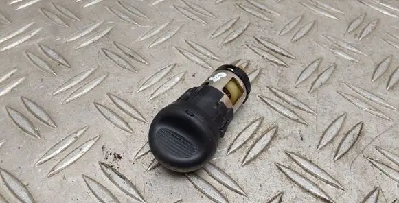 Toyota Yaris 12 V Socket (front) 