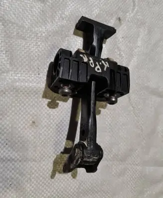 BMW 1 E81 E87 Front door check strap stopper 7176809