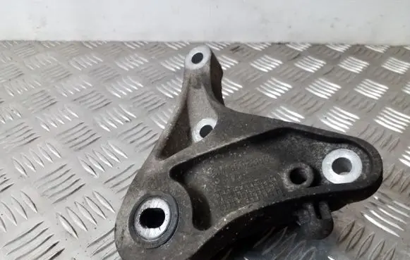 Opel Mokka Gearbox mounting bracket 96988905