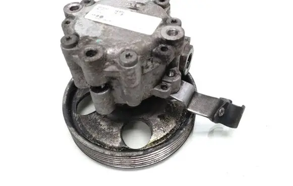 Peugeot Expert Power steering pump 9637000880