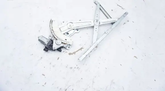Suzuki SX4 Front door window regulator with motor
