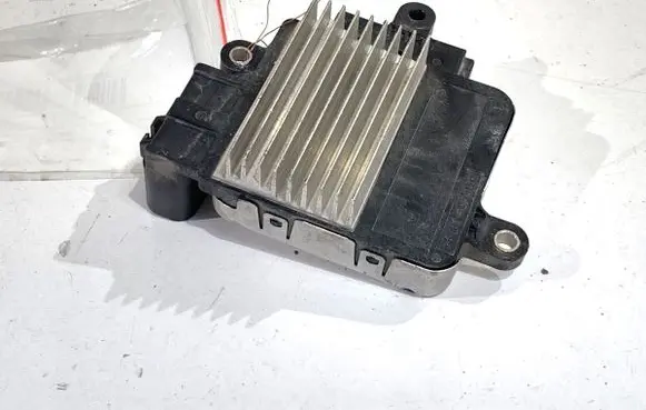 Lexus IS III XE30 Fan control module 8925730110