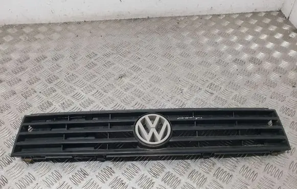 Volkswagen Polo III 6N 6N2 6NF Front bumper upper radiator grill 867853653G