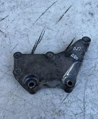 Mercedes-Benz V Class W447 Engine mounting bracket A6510940039