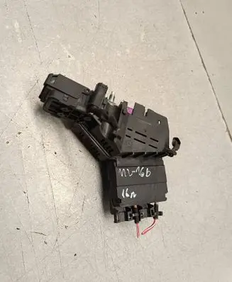 Mercedes-Benz ML W166 Fuse module A1665402450 YAP3240211 13919760