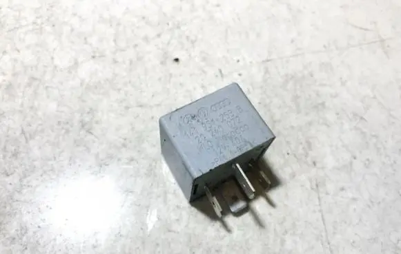Volkswagen Touran I Other relay 141951253b 20240072