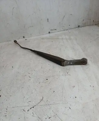 Suzuki Grand Vitara I Front wiper blade arm