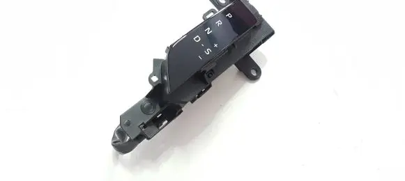 Toyota RAV 4 (XA50) Gear shift selector indicator 76L819