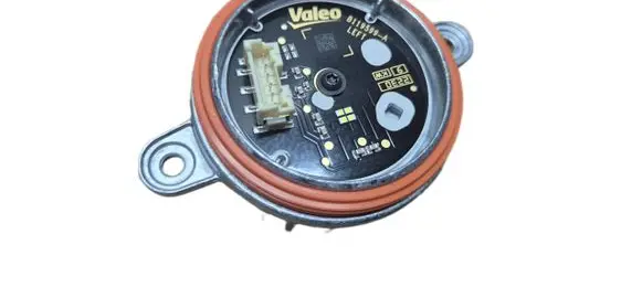 Toyota Corolla Cross Voltage converter/converter module 