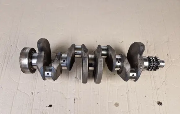 Mercedes-Benz Vito Viano W639 Crankshaft DE22 R61100 64604270606