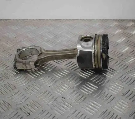 Toyota Auris 150 Piston 131010R0318JB08180