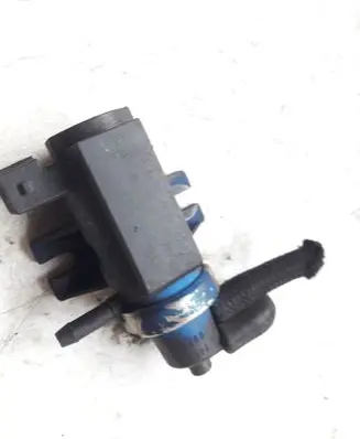 Volkswagen PASSAT B5.5 Vacuum valve 1H0906627