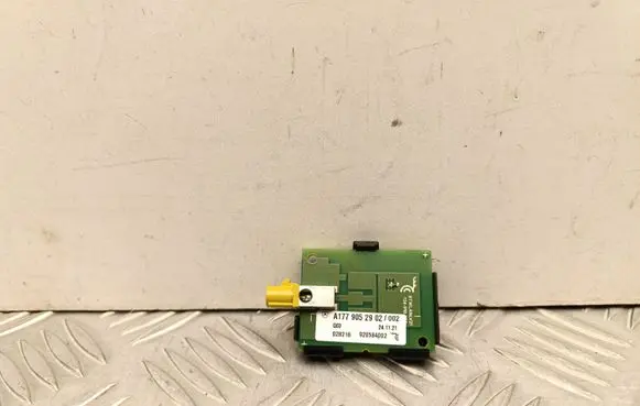 Mercedes-Benz EQA Aerial antenna amplifier A1779052902