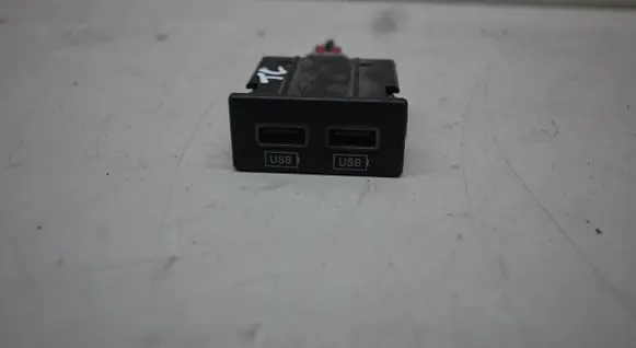 Chrysler Town u0026 Country V USB socket connector 68145567AA
