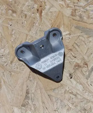 BMW X6 E71 Steering rack mounting bracket 7137353 51717137353 10060411