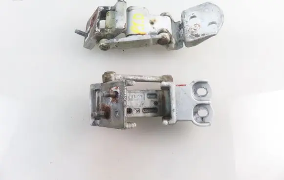 Rear door hinge set