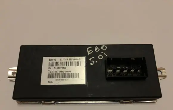 BMW 5 E60 E61 Air suspension control unit module (rear) 6780590