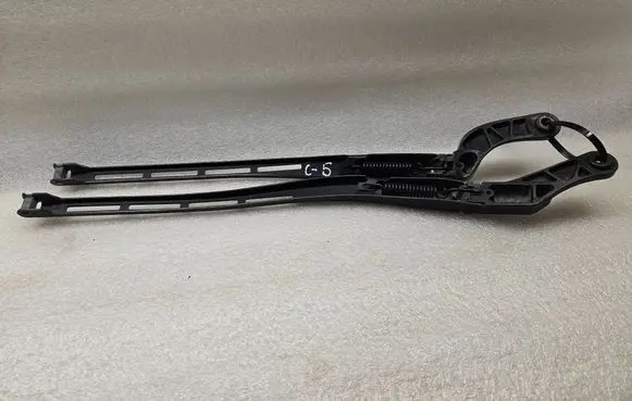 Audi A6 Allroad C5 Front wiper blade arm 4B1955408D 4B1955407D