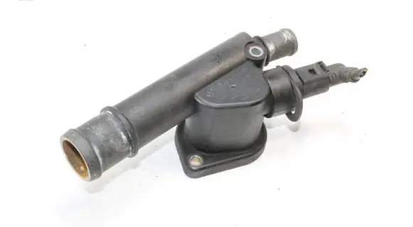 Volkswagen PASSAT B6 Engine coolant pipe/hose 038121132