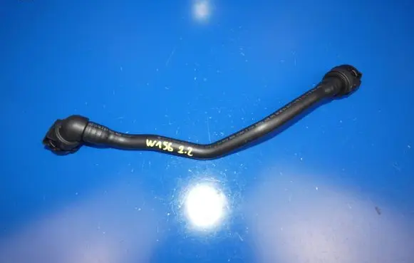 Mercedes-Benz GLA W156 X156 Engine coolant pipe/hose A2465010058 283006