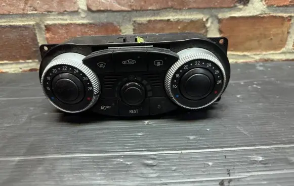 Mercedes-Benz SL R230 Climate control unit 2308300185 00061602