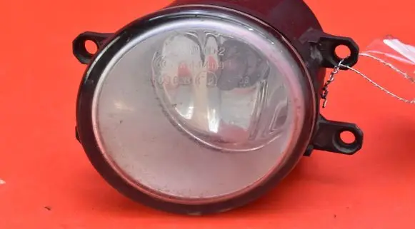Toyota Corolla E120 E130 Front fog light 89210657