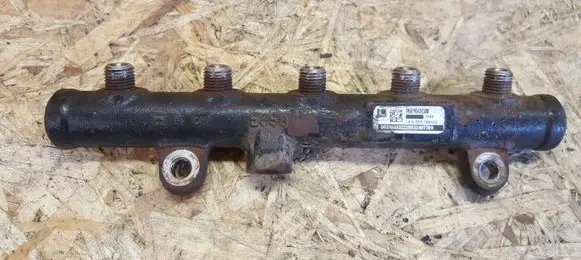 Volvo V50 Fuel main line pipe 9681649580