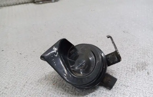 Audi A3 S3 8P Horn signal 8P0951230