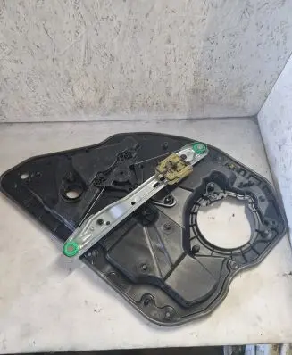 Volvo V70 Rear window lifting mechanism without motor 913963103