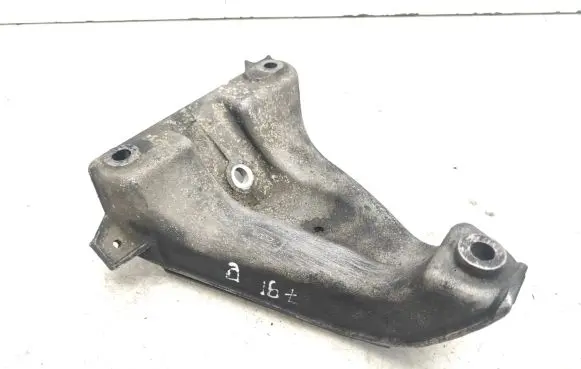 Audi A8 S8 D2 4D Engine mounting bracket 4D0199390A
