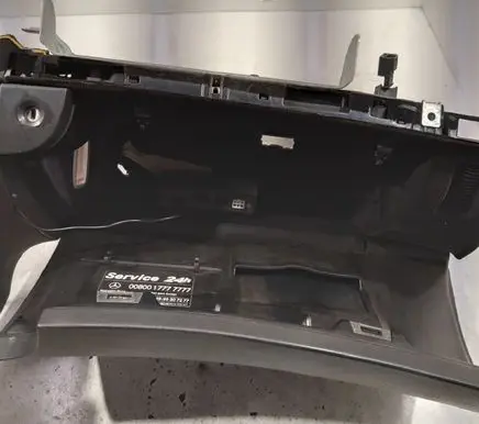 Mercedes-Benz E W211 Glove box 2116802487
