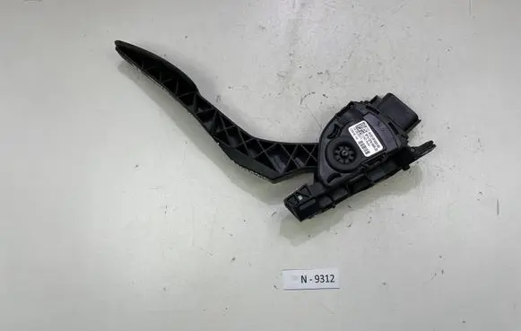 Land Rover Discovery 4 - LR4 Accelerator throttle pedal AH229F836AB