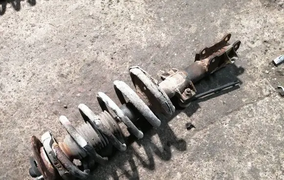 Volvo XC90 Front shock absorber with coil spring 30645515A