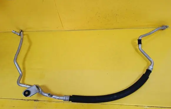 Nissan X-Trail T30 Air conditioning (A/C) pipe/hose 