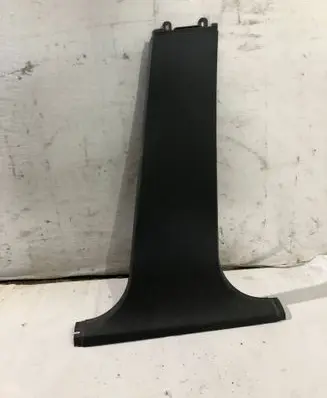 Ford Focus (B) pillar trim (bottom) 4M51A243W06