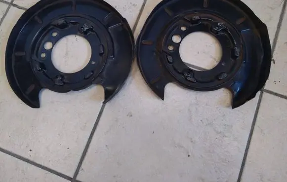 Nissan X-Trail T30 Rear brake disc plate dust cover 440208H300 440308H300