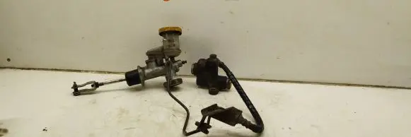 Subaru Forester SG Clutch slave cylinder 
