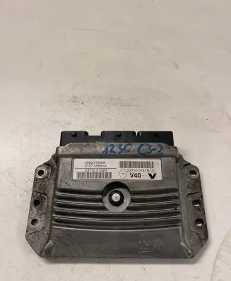 Renault Megane III Engine control unit/module 237100131R V29004369A 9197058414
