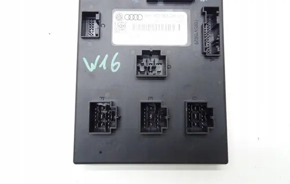 Audi A5 8T 8F Comfort/convenience module 8K0907063DH