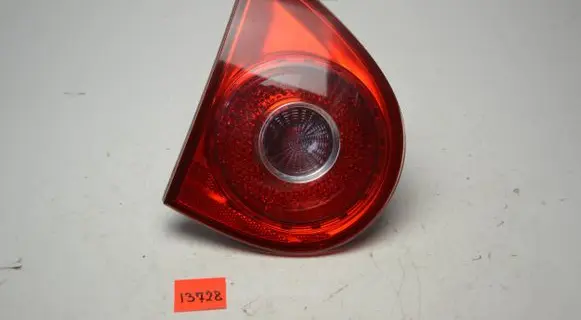 Volkswagen Golf V Tailgate rear/tail lights 1K6945107C