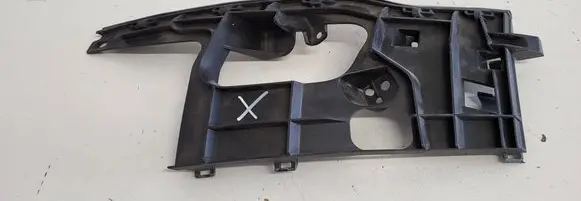 Audi A7 S7 4G Front bumper mounting bracket 4G8807095