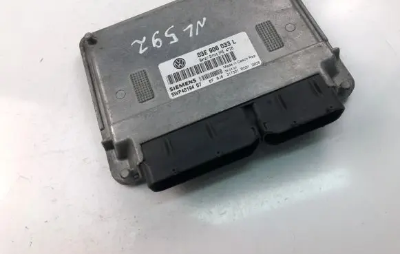 Volkswagen Polo Engine control unit/module ECU 03E906033L