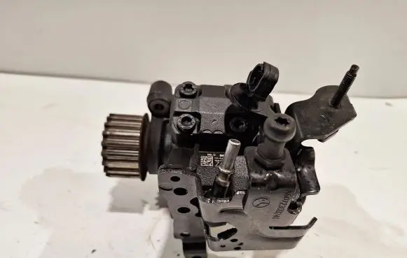 Renault Scenic III - Grand scenic III Fuel injection high pressure pump 82001100115